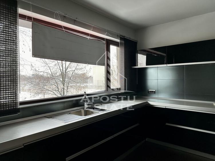 Duplex cu 3 camere cu Canalizare în Aradului