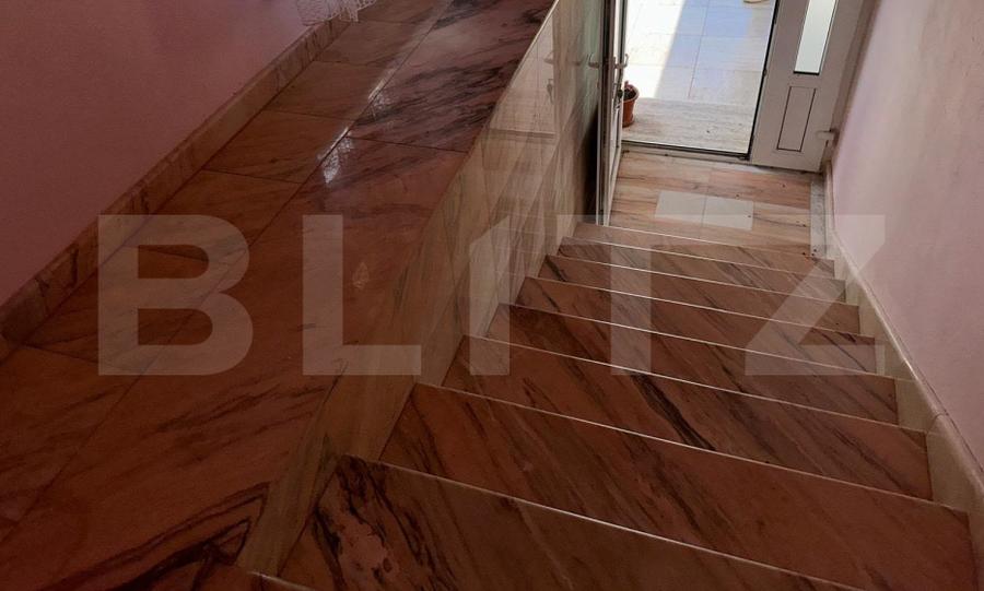 Casă individuală cu 12 camere cu Canalizare în Rapoltu Mare