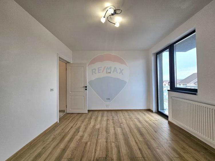 Apartament cu 3 camere decomandat în Vest