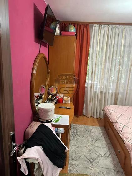 Apartament cu 3 camere decomandat în Anda