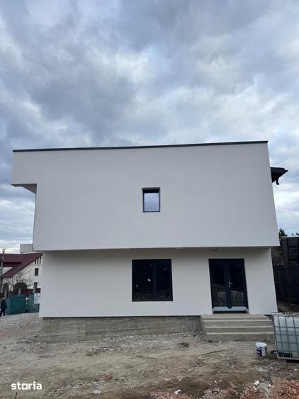 Casă cu 4 camere cu Teren 250 Mp în Găvana