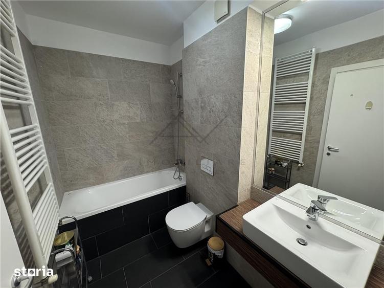 Casă cu 4 camere cu Piscina în Central