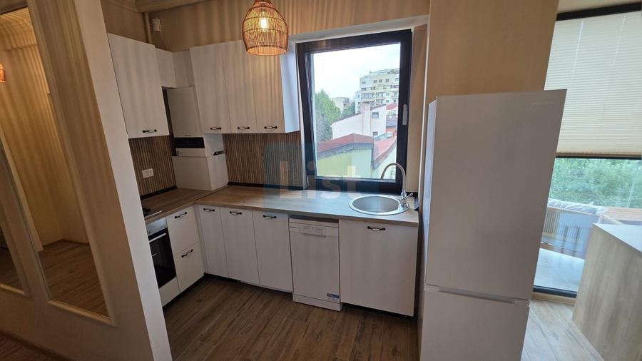 Apartament cu 2 camere decomandat, mobilat în P-ța Alba Iulia