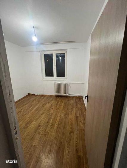Apartament cu 3 camere în Alexandriei