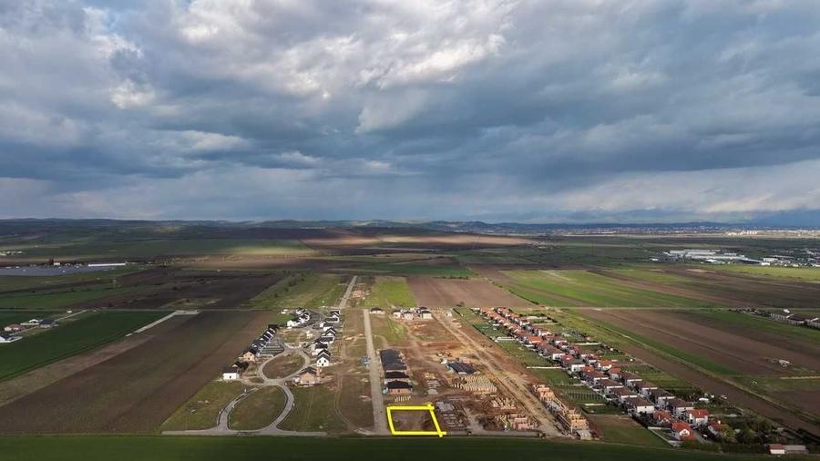 Teren de 600 mp, în Șura Mică