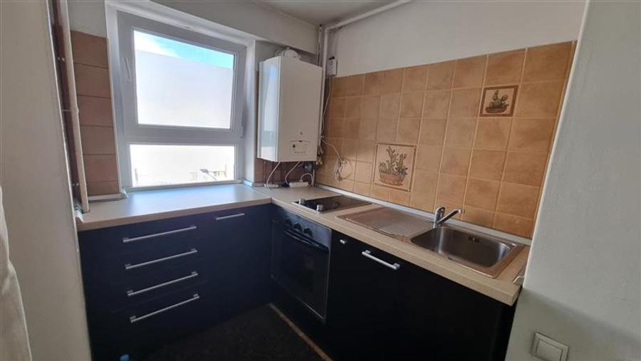 Centrul Civic, garsoniera mobilata si utilata - 369  Euro luna - 2