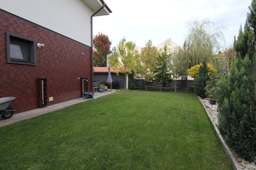 Casă cu 5 camere cu Teren 600 Mp în Corbeanca