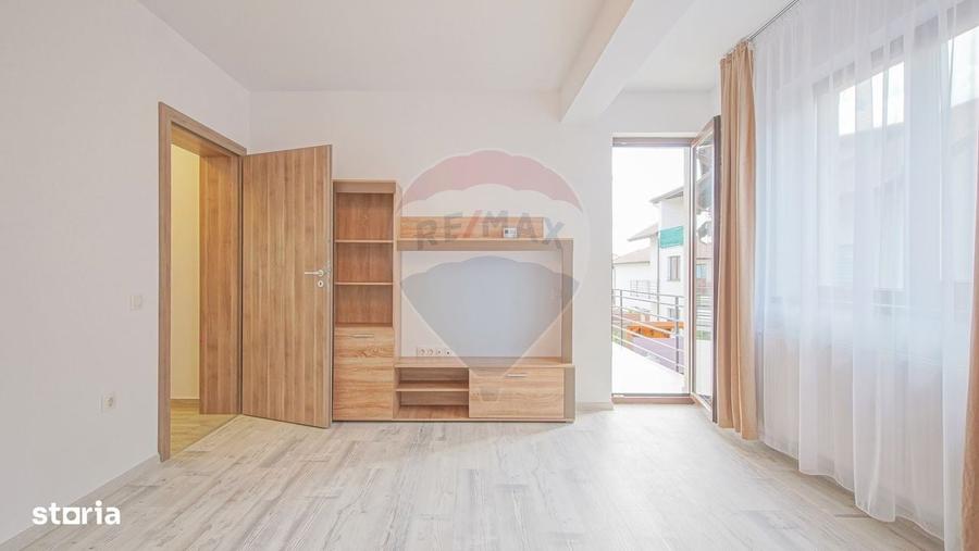 Apartament cu 3 camere decomandat în IAR