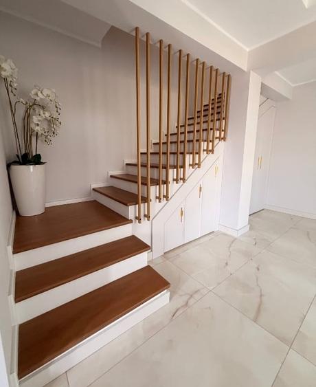 Duplex cu 4 camere cu Canalizare în Central