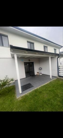 Casă cu 3 camere cu Teren 300 Mp în Ipotești