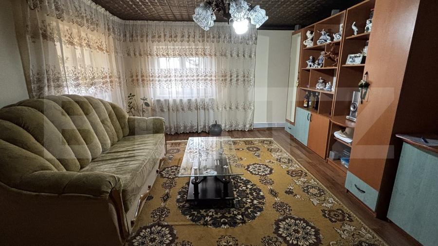 Casă individuală cu 5 camere cu Garaj în Bariera Vâlcii