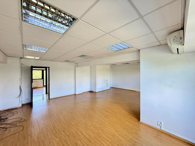 Apartament cu 4 camere decomandat în P-ța Unirii