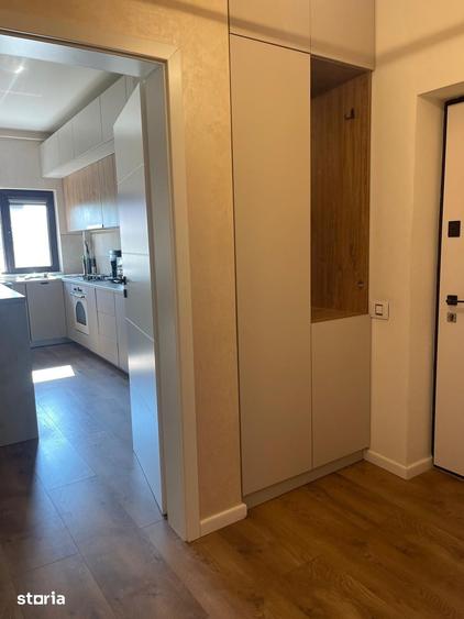 Apartament cu 3 camere, mobilat în Central
