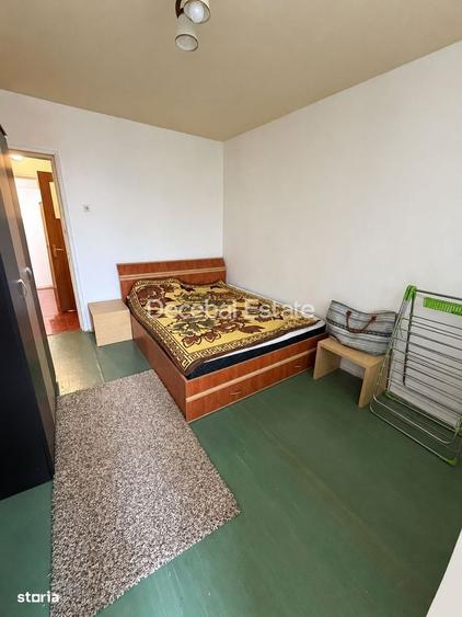 Apartament cu 3 camere semidecomandat în 1 Decembrie 1918