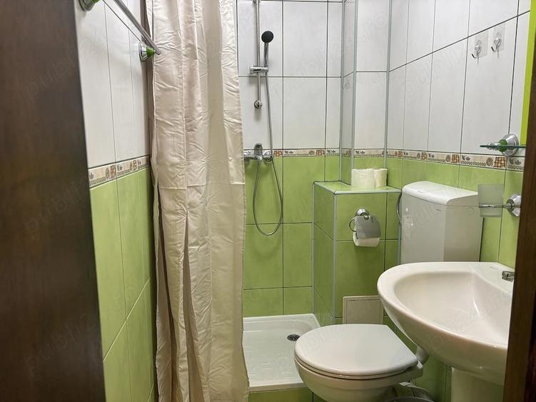 Apartament cu 3 camere semidecomandat, mobilat în Ștefan cel Mare