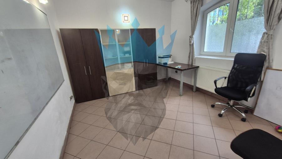 Casă individuală cu 6 camere cu Canalizare în Cotroceni