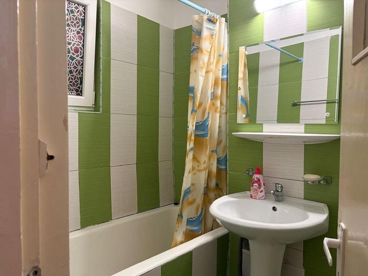 Apartament cu 2 camere semidecomandat, mobilat în Alexandru Obregia