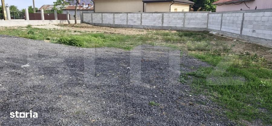 Teren de 1400 mp, în Petrești