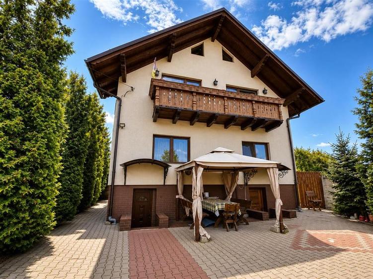 Casă individuală cu 6 camere cu Teren 300 Mp în Șelimbăr