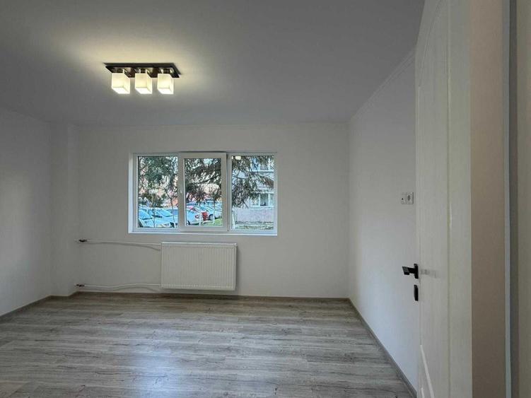 Apartament cu 2 camere semidecomandat în Rogerius