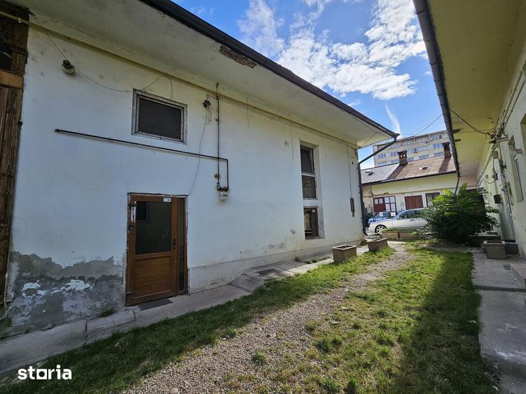 Casă cu 2 camere cu Teren 20 Mp în Central