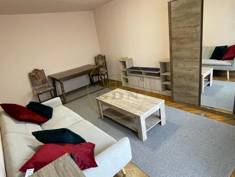 Apart.3 camere,decomandat, zona ultracentrală, lângă Fac. de Drept, Magheru - 2