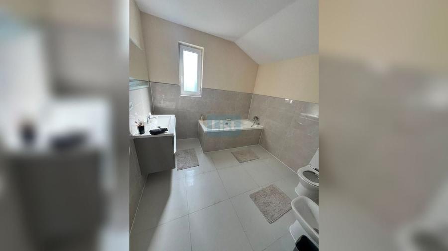 Casă cu 4 camere cu Canalizare în Dezmir