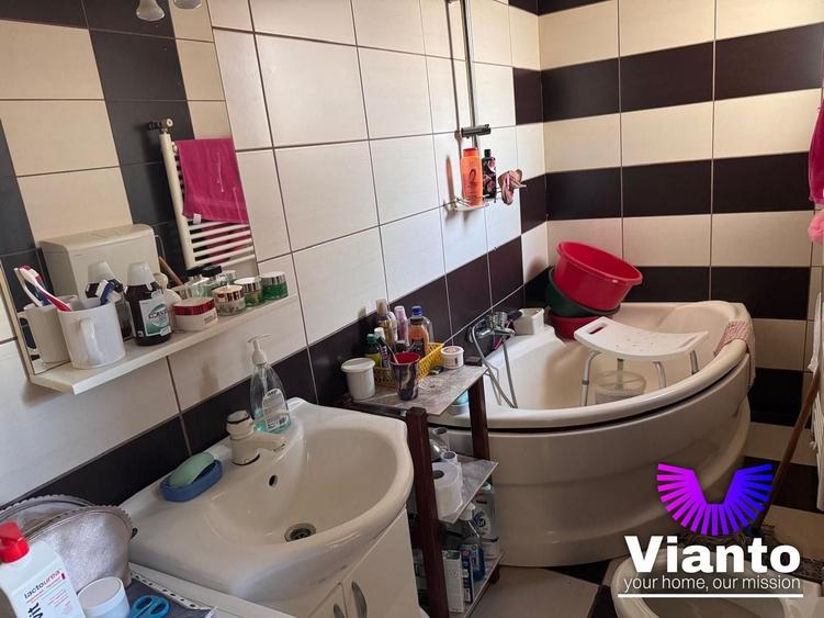 Casă individuală cu 4 camere cu Canalizare în Piața Cluj