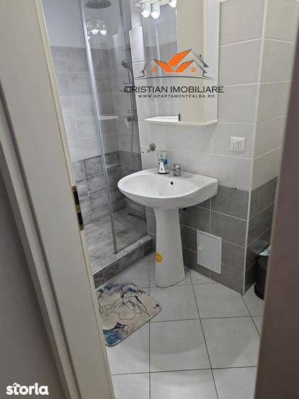 Apartament cu 3 camere în Cetate