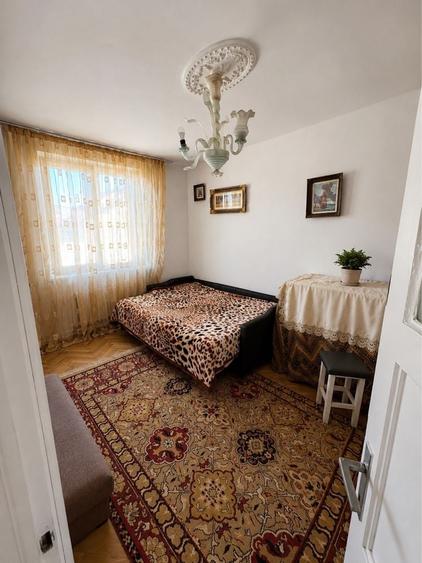 Apartament cu 2 camere decomandat în Săvinești