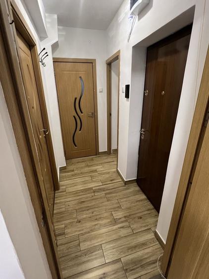 Apartament cu 2 camere decomandat în Calea București