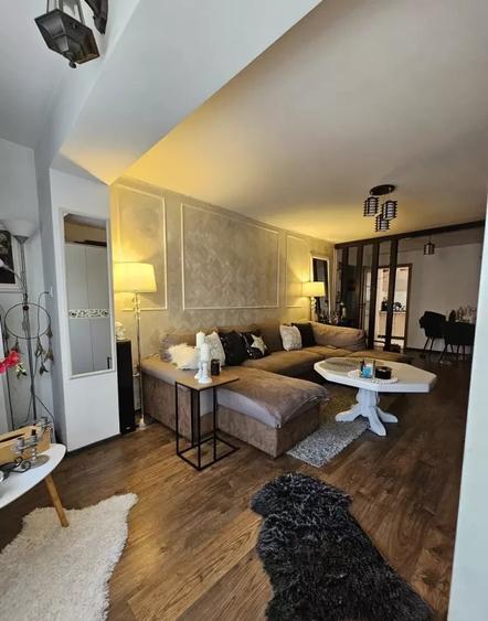Apartament cu 3 camere în Cetate