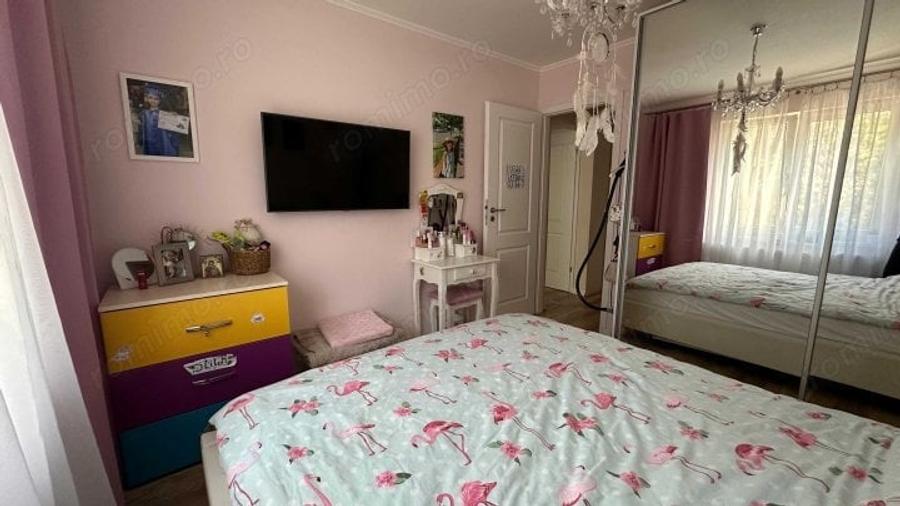 Apartament cu 3 camere decomandat în Dristor