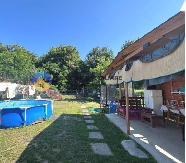 Casă cu 3 camere cu Canalizare în Central