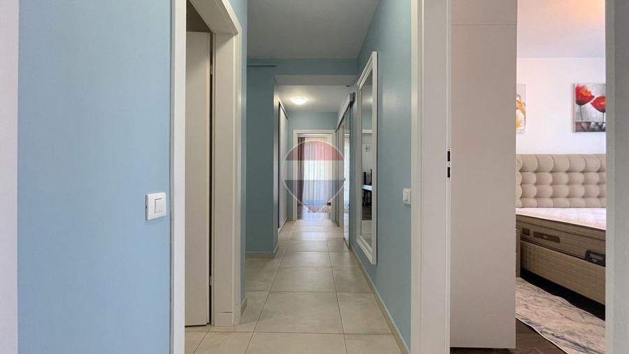 Apartament cu 3 camere decomandat, mobilat în Tractorul