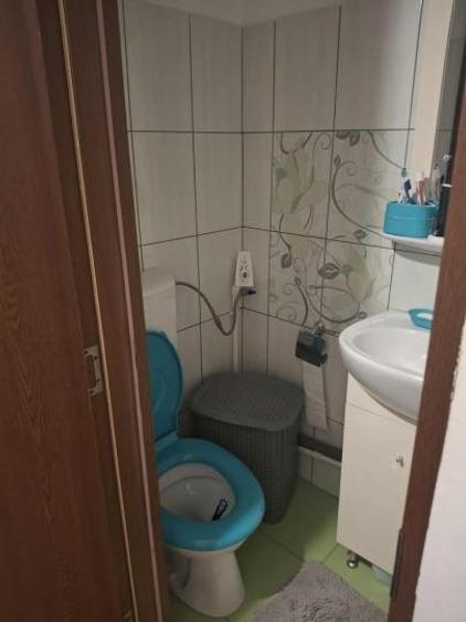Apartament cu 3 camere decomandat, mobilat în Colentina