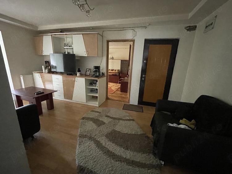 Apartament cu 3 camere decomandat în Steaua