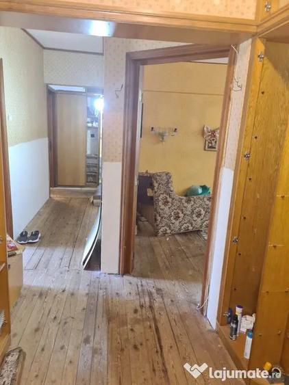 Apartament cu 4 camere decomandat în Aviației