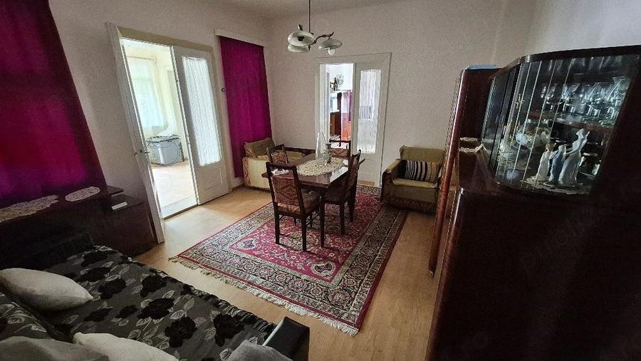 Casă cu 5 camere cu Teren 1000 Mp în Teiu