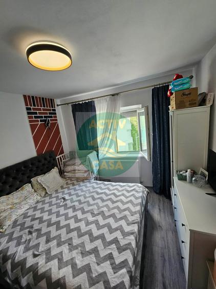 Apartament cu 3 camere decomandat în Est
