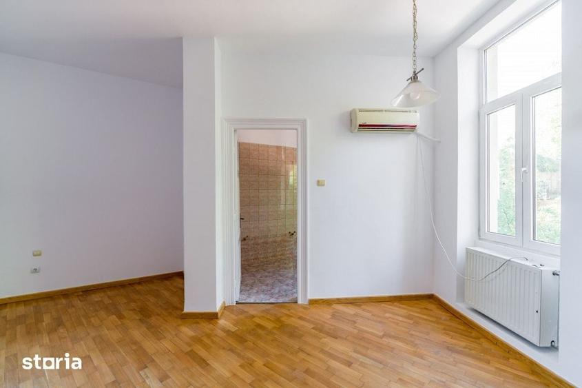 Casă cu 6 camere cu Teren 933 Mp în Cișmigiu
