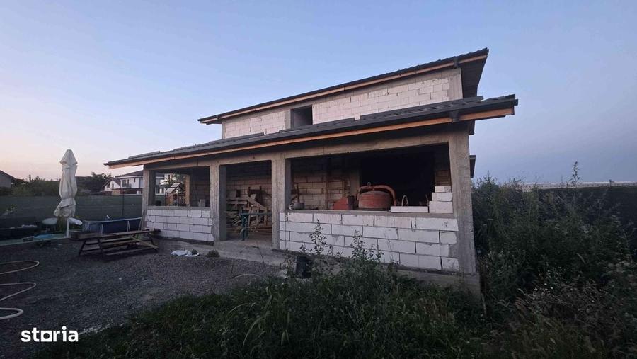 Casă cu 4 camere în Clinceni