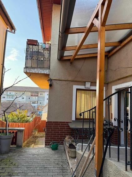 Casă cu 4 camere în Vitrometan