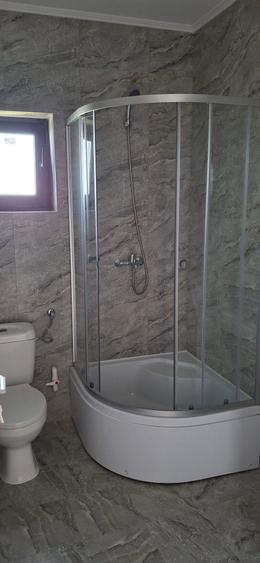 Casă individuală cu 4 camere cu Teren 270 Mp în Est
