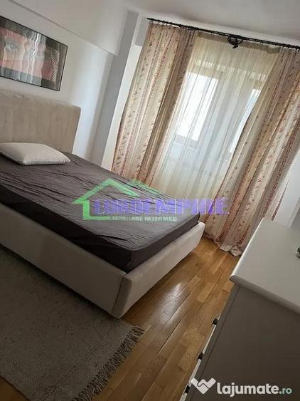 Apartament cu 4 camere decomandat în Central