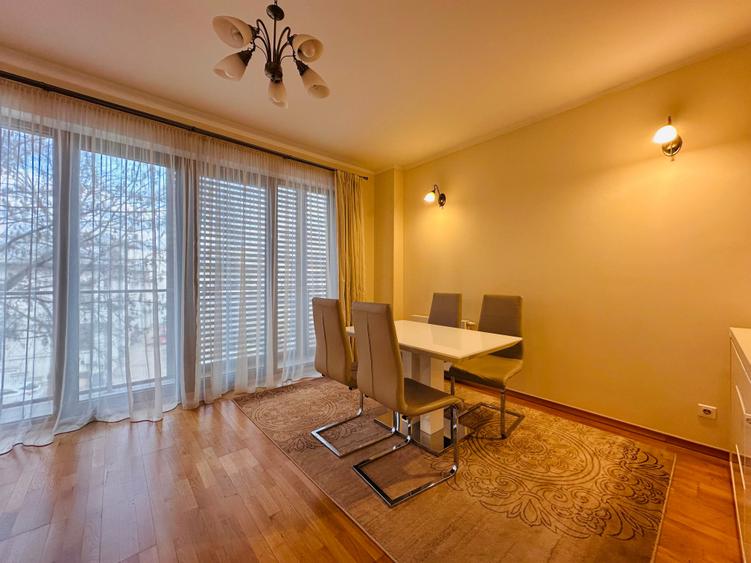 Apartament cu 3 camere decomandat, mobilat în Kiseleff