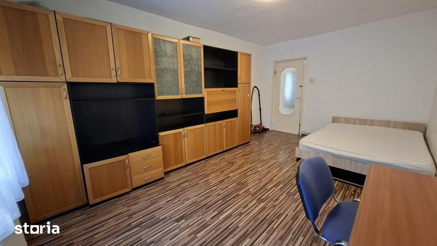 Apartament cu 3 camere în 7 Noiembrie
