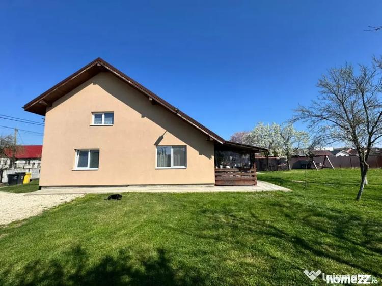 Casă cu 3 camere cu Teren 1100 Mp în Mireșu Mare