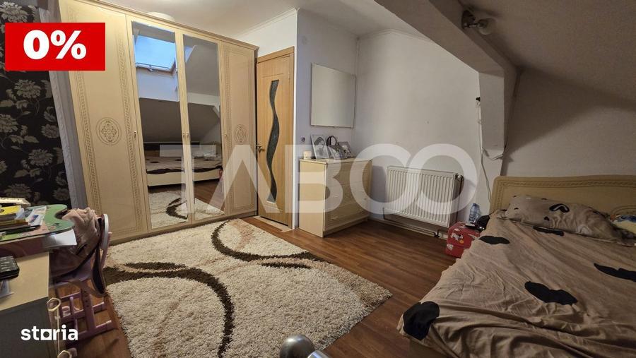 Apartament cu 3 camere semidecomandat, mobilat în Lazaret