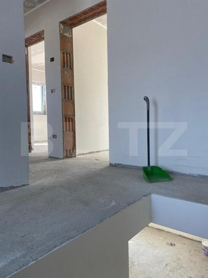 Duplex cu 4 camere cu Canalizare în Exterior Sud